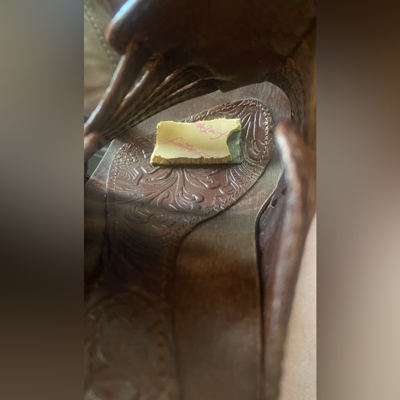 Dior Wood And Leather heels are a size 8. - Picture 8 of 11